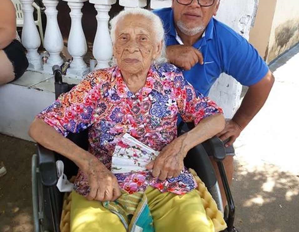 Em Piracicaba, moradora famosa do bairro São Jorge completa 100 anos e ganha festa