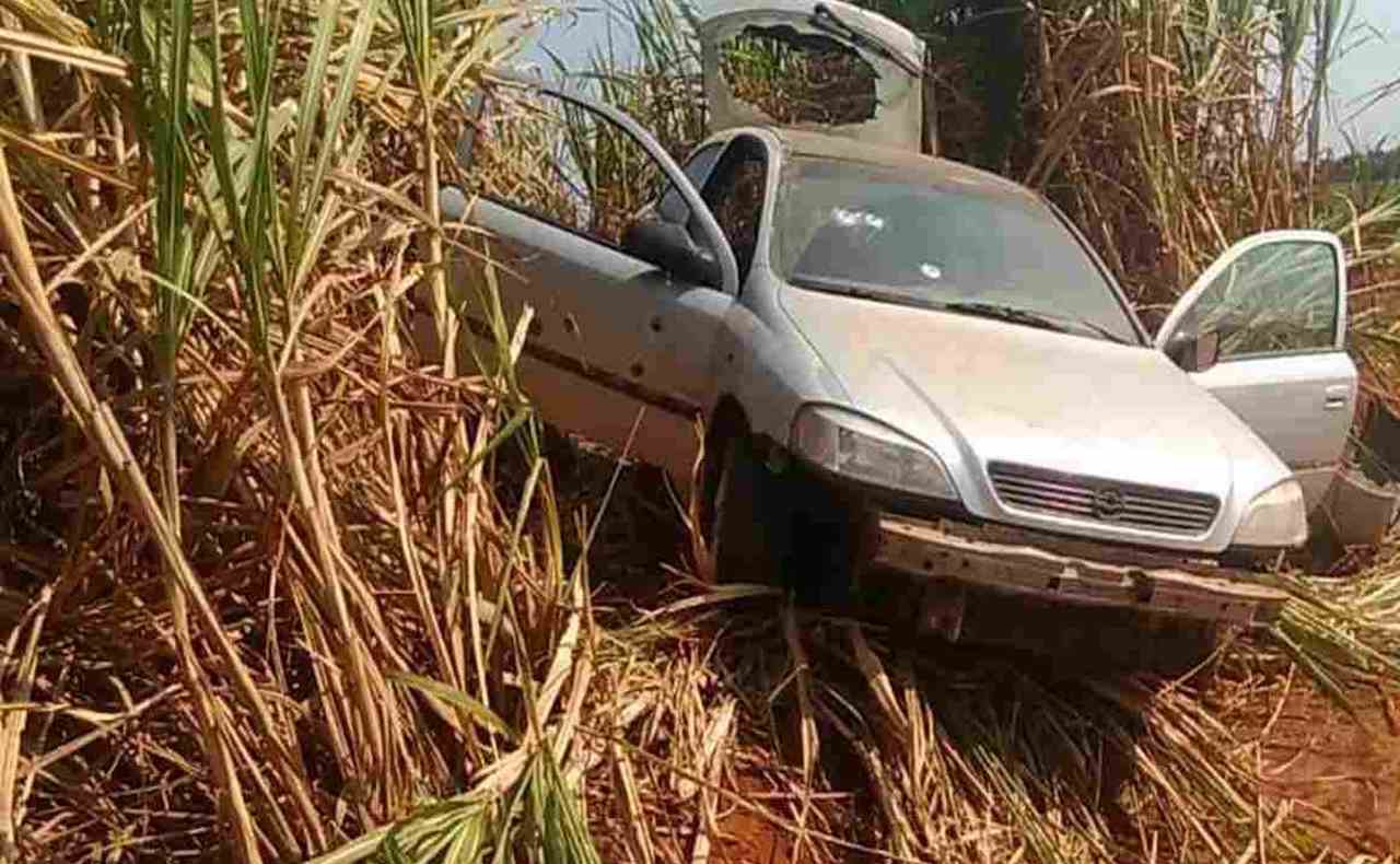 Veículo furtado em Piracicaba é encontrado pela Guarda Civil alvejado em canavial