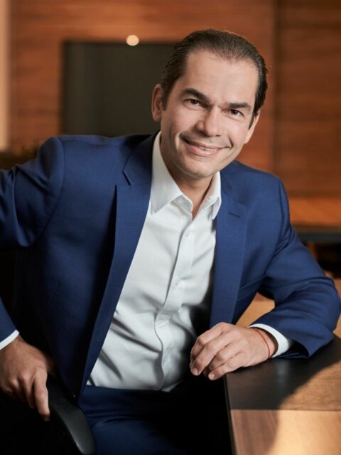 Uma foto do vice-presidente comercial e de relacionamento da empresa, Candido Pinheiro Júnior Uma foto do vice-presidente comercial e de relacionamento da empresa, Candido Pinheiro Júnior
