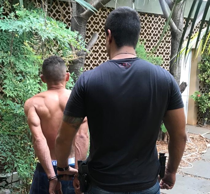 Em Piracicaba, policiais prendem foragido da Justiça combinando programa em área de prostituição