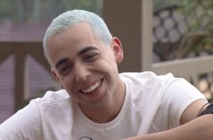 Lucas Selfie derrota Mirella e Tays na Prova de Fogo de A Fazenda 12