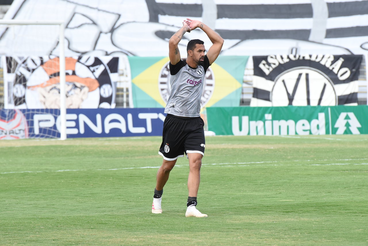 XV renova contrato do experiente zagueiro Douglas Marques, identificado com o clube