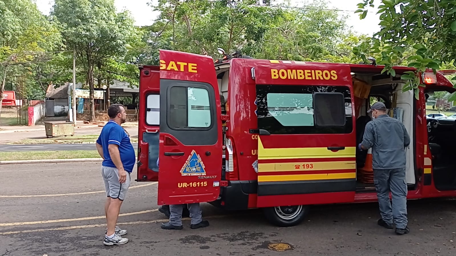 Mulher leva 50 picadas de abelhas em área de lazer de Piracicaba