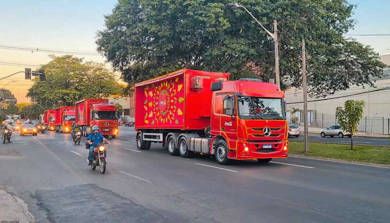 Caravana de Natal Coca-Cola passa por Piracicaba e encanta nesta segunda-feira (23)