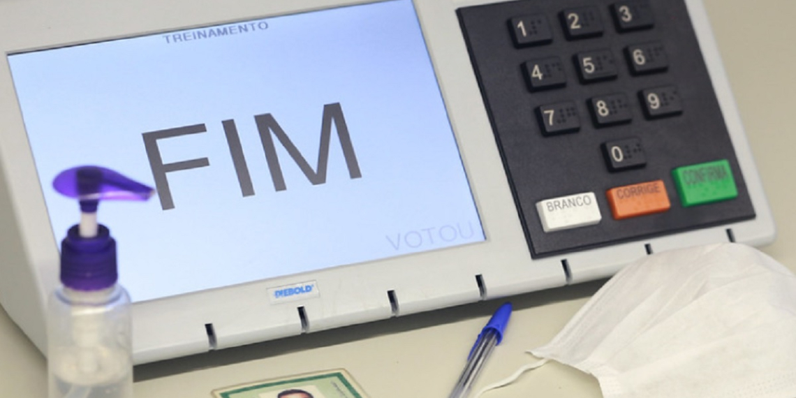 Eleitor deve usar máscara, levar a própria caneta e idosos deverão votar das 7h às 10h no domingo (15)