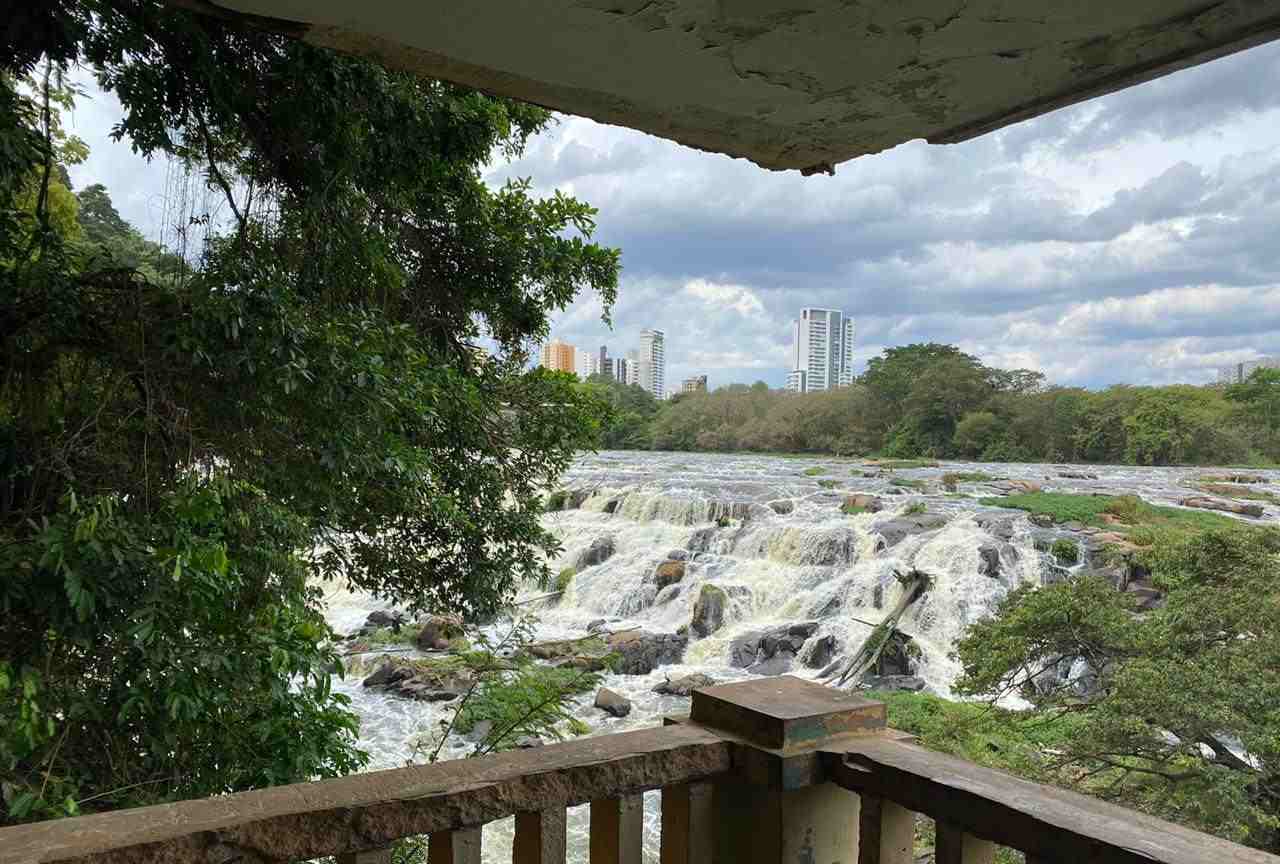 Após temporal, nível do rio Piracicaba quase dobra