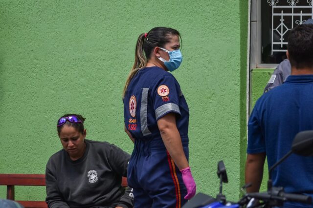 Motogril fica ferida após colisão entre duas motocicletas em Piracicaba