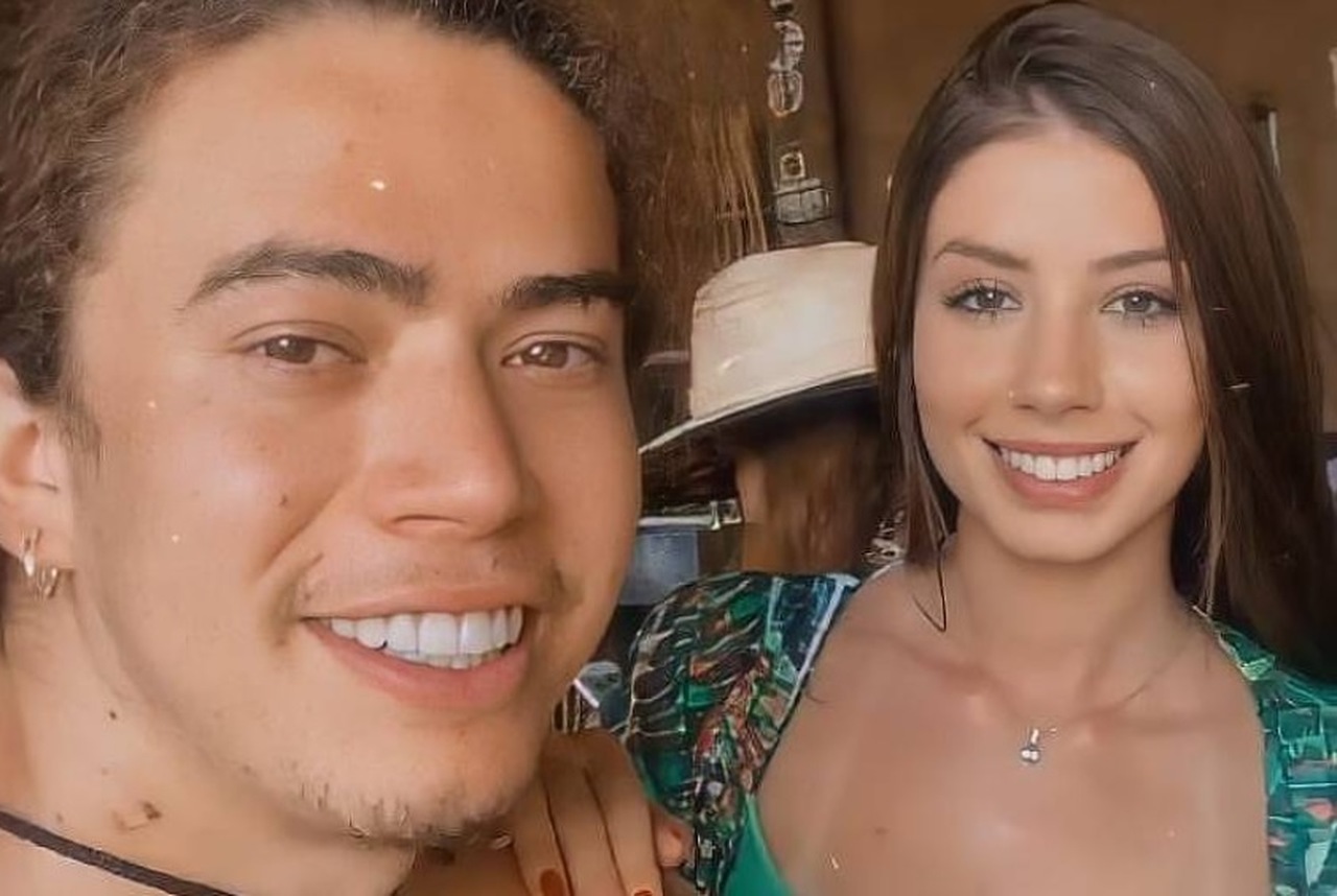 Whindersson se declara e diz que fez música para a namorada: ‘Tudo que sempre quis’