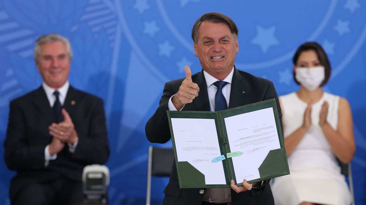 Governo destina R$ 20 bi para vacinação da população contra Covid-19