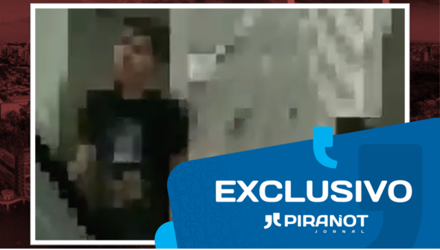 Mãe autoriza PIRANOT publicar vídeo dos filhos chorando após pai abandoná-los na calçada Mãe autoriza PIRANOT publicar vídeo dos filhos chorando após pai abandoná-las na calçada