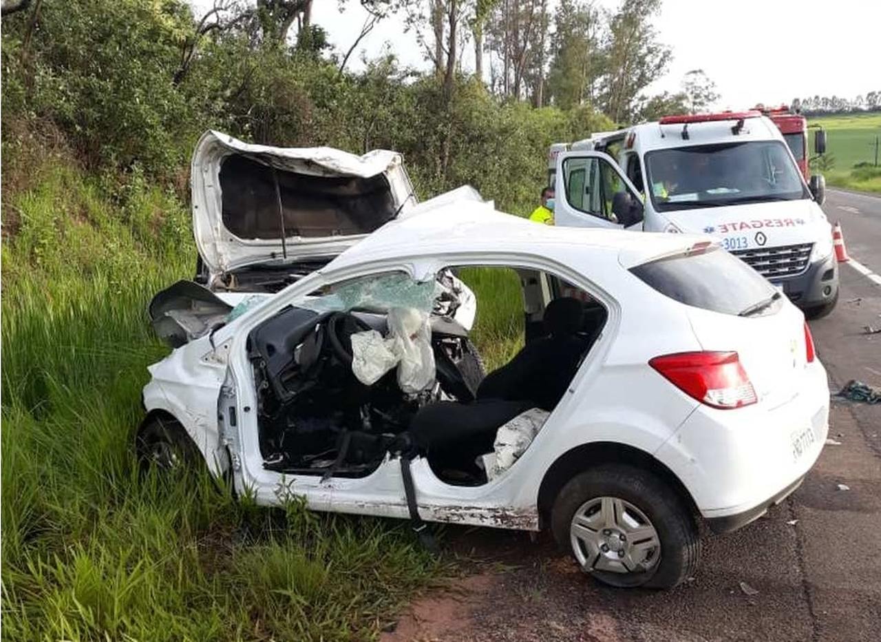 Grave acidente de carro mata dois jovens em rodovia da região hoje (06)