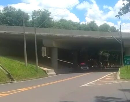 Em Piracicaba (SP), homem morre ao se envolver em grave acidente de moto