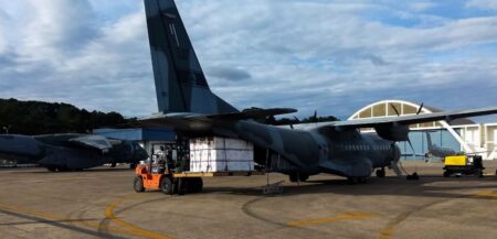 Aviões da FAB iniciam distribuição de vacinas contra Covid-19 aos estados
