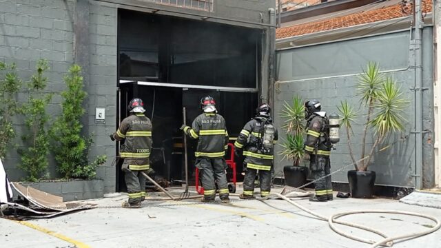 Piracicaba (SP): academia em chamas mobiliza bombeiros nesta tarde (14)