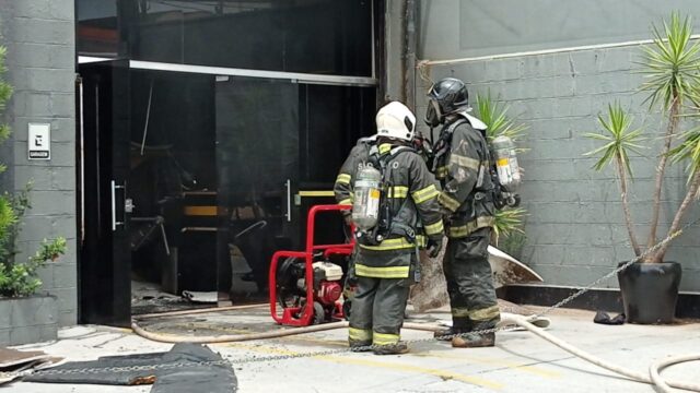 Piracicaba (SP): academia em chamas mobiliza bombeiros nesta tarde (14)
