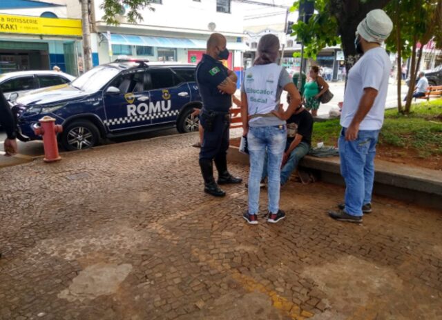 Prefeitura de Piracicaba realiza ação de prevenção de segurança e limpeza na Praça Takaki