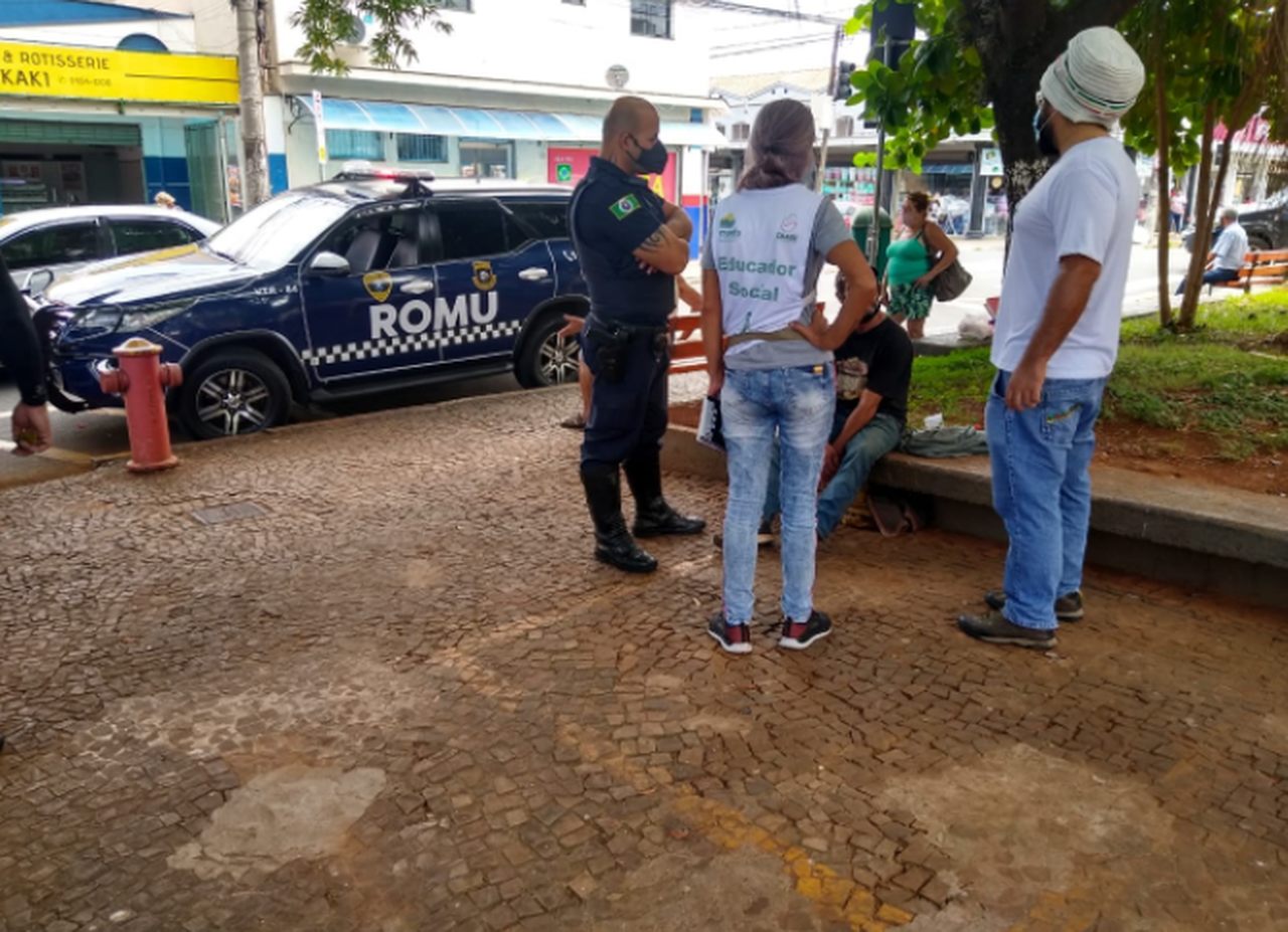 Prefeitura de Piracicaba realiza ação de prevenção de segurança e limpeza na Praça Takaki