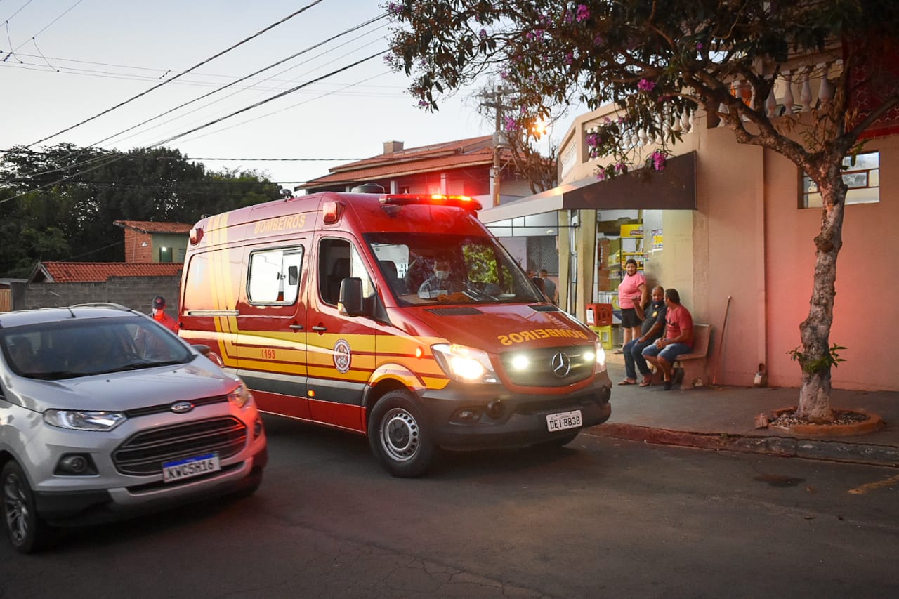 Piracicaba (SP): criança tenta salvar mãe abraçando após padrasto atear fogo na família
