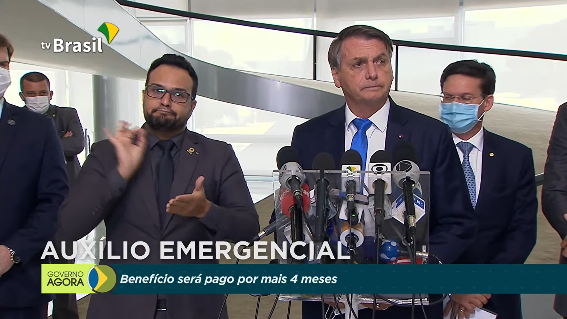 VÍDEO | Bolsonaro fala sobre novo auxílio emergencial: “É mais um endividamento da União”