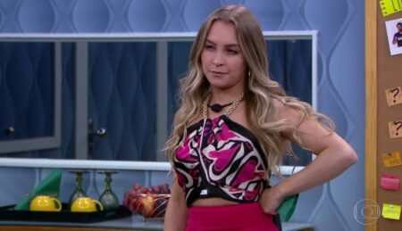 Veja que horas Carla Diaz vai voltar ao BBB hoje, 11/03/21