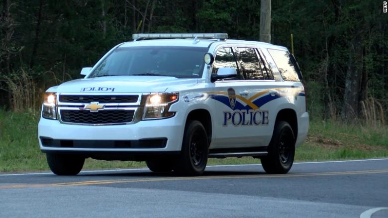 Cinco pessoas, entre elas duas crianças, são mortas por atirador nos EUA