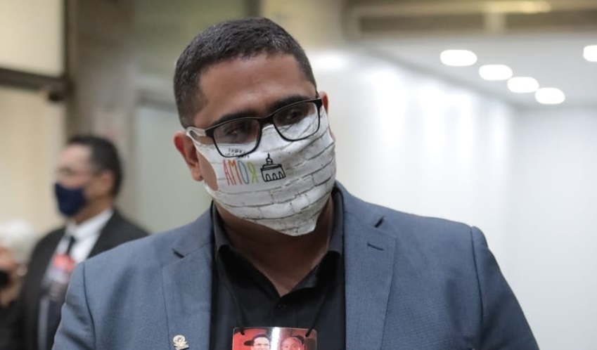 “Ele pode ser um dos piores prefeitos da história”:  ex-candidato comenta crise no Governo Almeida