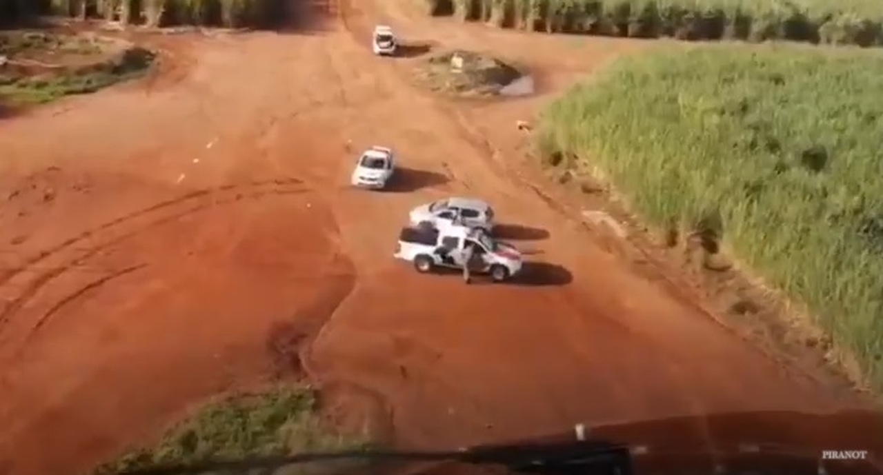 VÍDEO | Helicóptero da PM durante buscas por idosa que se perdeu em canavial