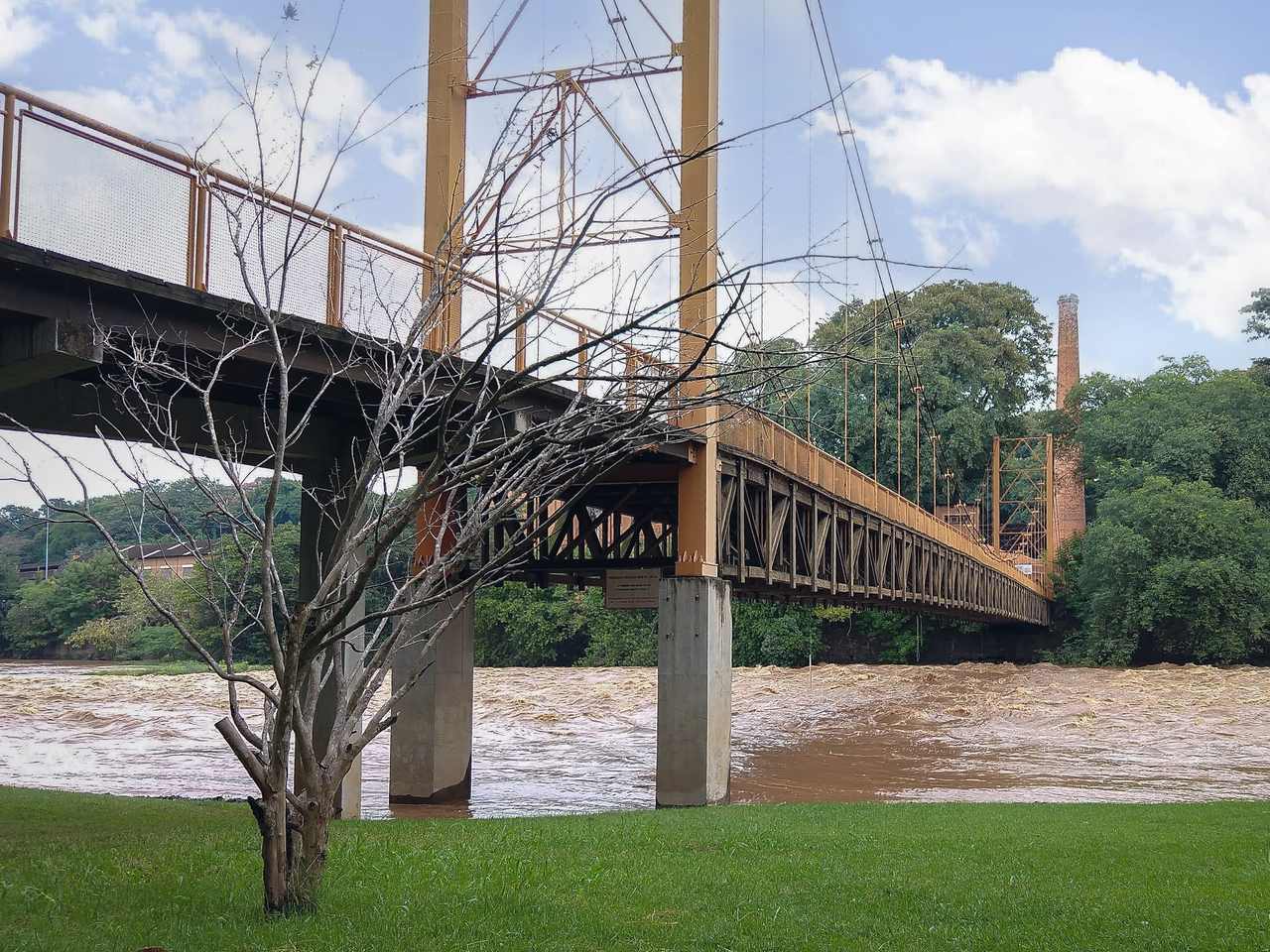 Piracicaba (SP): Passarela Pênsil é interditada para manutenção do piso