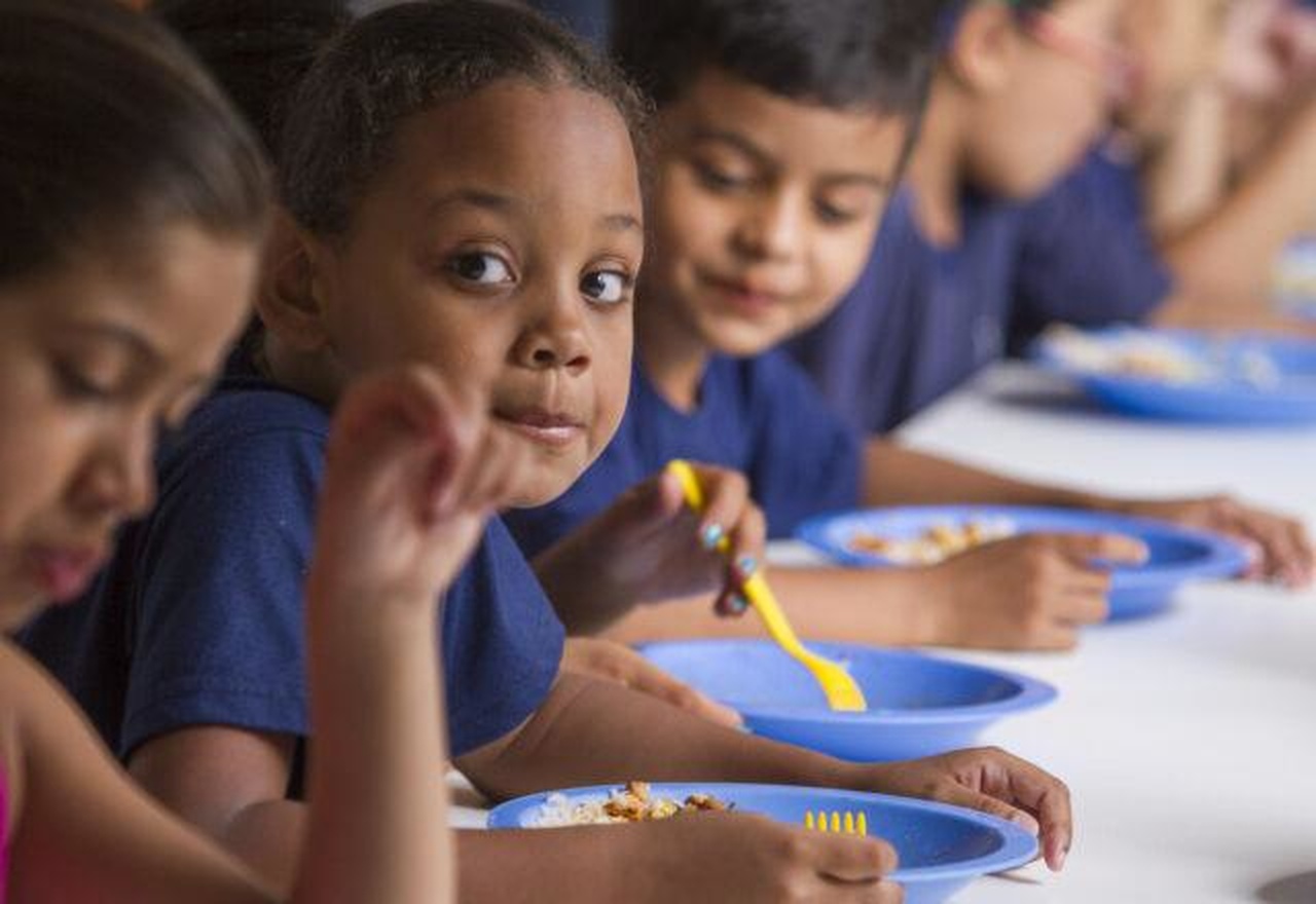 Programa Merenda em Casa, do Governo de SP, dará R$ 55 para alunos da rede estadual