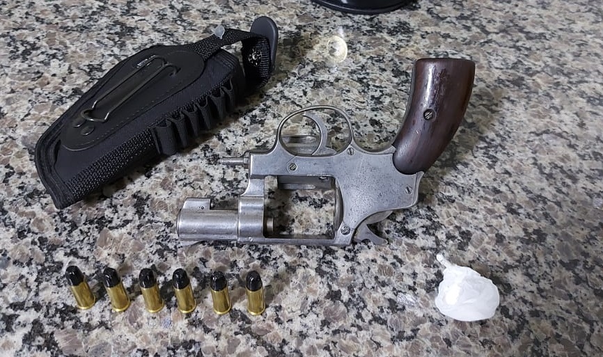 Homem preso no Centro de Piracicaba (SP) estava com droga; fiança de R$ 2 mil foi paga Homem preso no Centro de Piracicaba (SP) estava com droga; fiança de R$ 2 mil foi paga