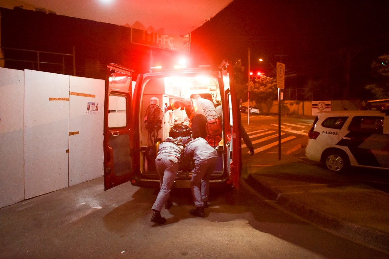 Piracicaba (SP): homem descontrolado e aparentemente drogado é baleado após confronto com a PM