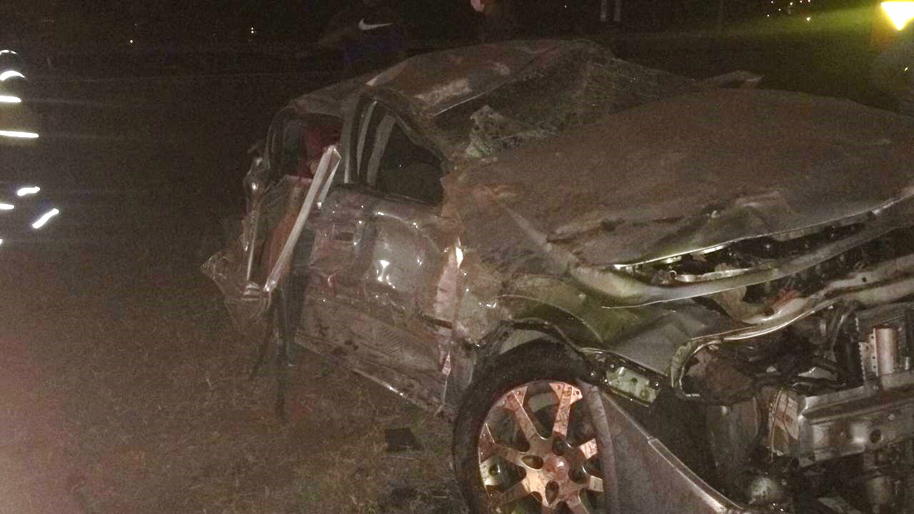 Carro capota mais de 50 metros em rodovia de Piracicaba (SP)