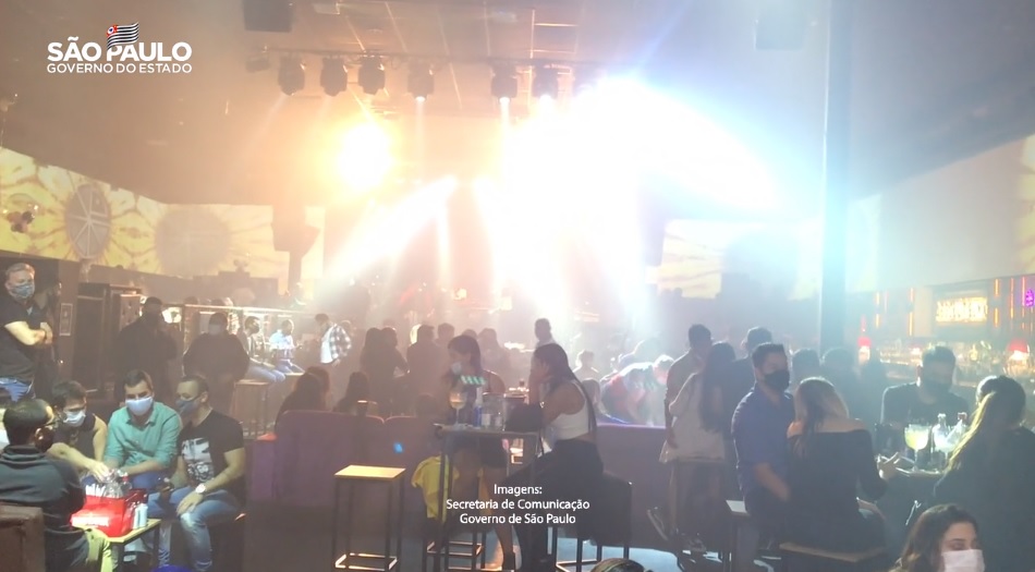 Comitê de Blitze interrompe festa clandestina com 1.500 pessoas