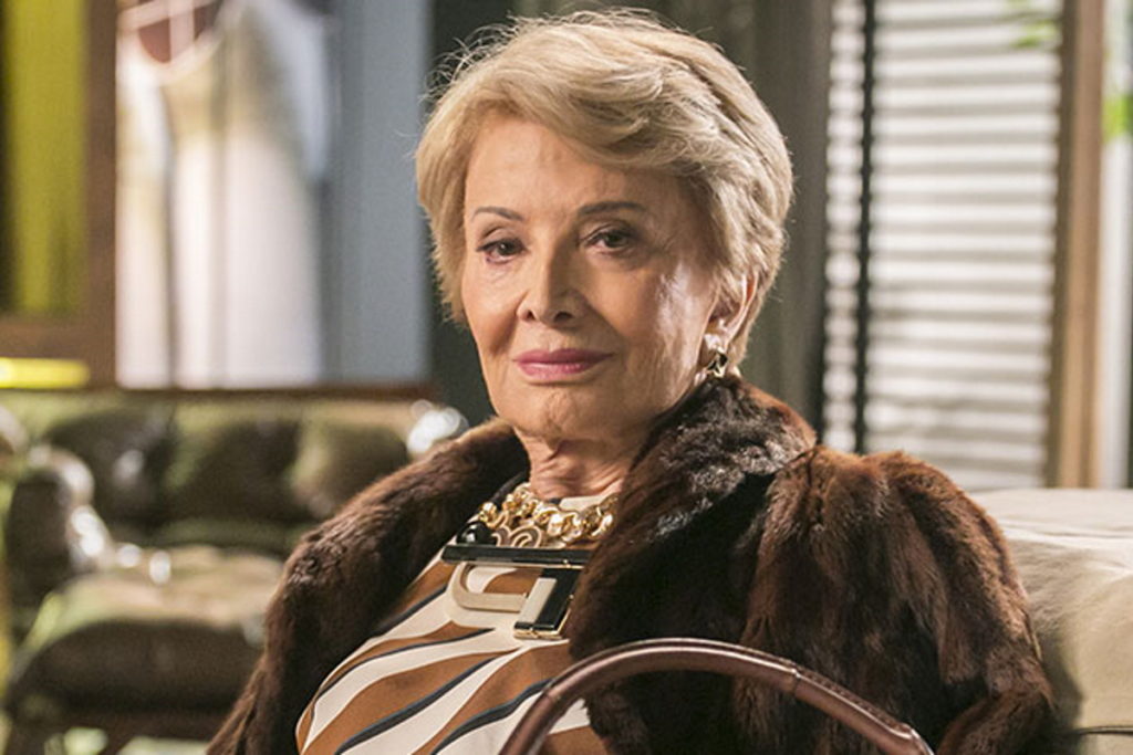 Glória Menezes tem alta após internação por Covid-19