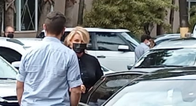 FOTOS | Bia Doria, primeira-dama do Estado, deixa o velório em Piracicaba (SP)