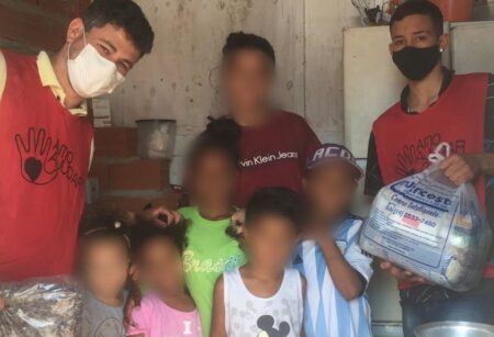 Em Piracicaba (SP), projeto Amo Ajudar visita comunidade do Frederico que pegou fogo em julho