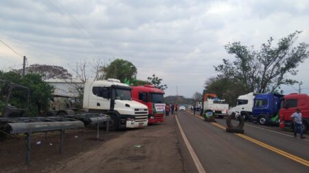 Após novo apelo do governo, caminhoneiros liberam rodovias em Piracicaba (SP) e região