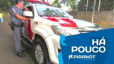 Queda de árvore fecha avenida de bairro nobre de Piracicaba (SP)