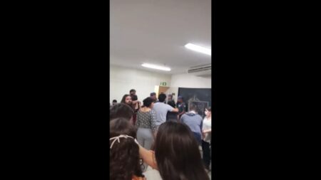 NOVOS VÍDEOS | Pessoas se escondem nos estoques das lojas; PM auxilia na evacuação de shopping