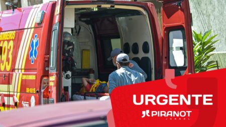 Criança é socorrida por bombeiros após colisão entre carros em Piracicaba (SP)