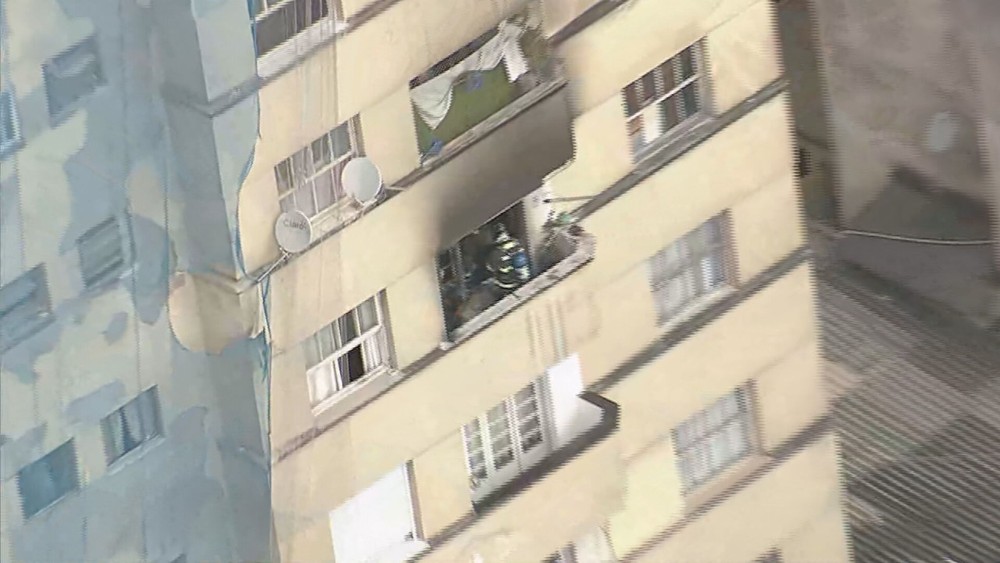 Criança é encontrada morta dentro de armário após incêndio em apartamento