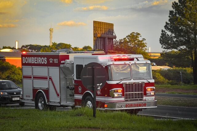 CAMINHÃO BOMBEIROS