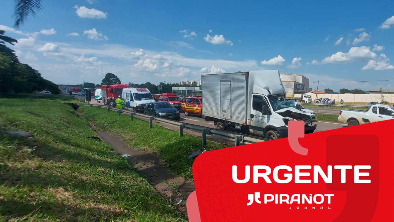 Acidente entre caminhões deixa homem preso às ferragens em rodovia de Piracicaba (SP)