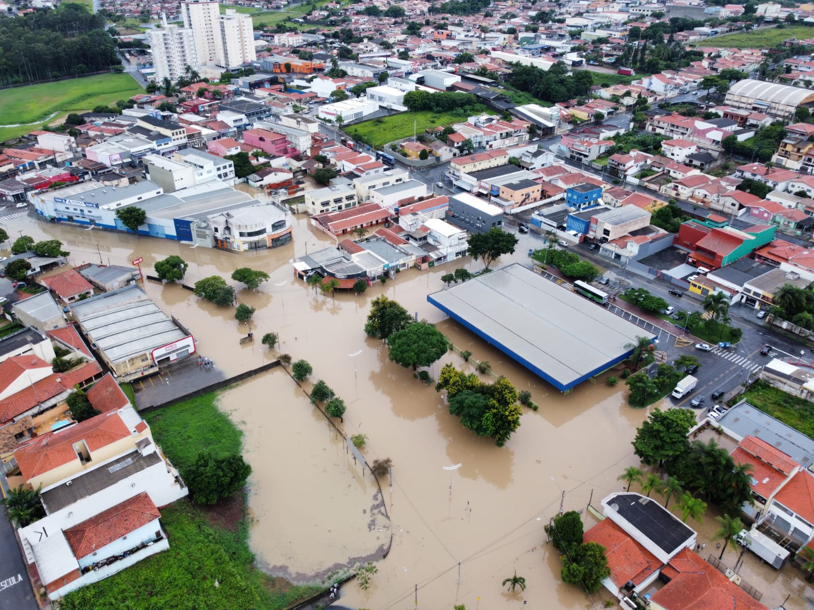 Na RMP, Capivari decreta estado de emergência; Estado de SP soma 24 mortes por chuva