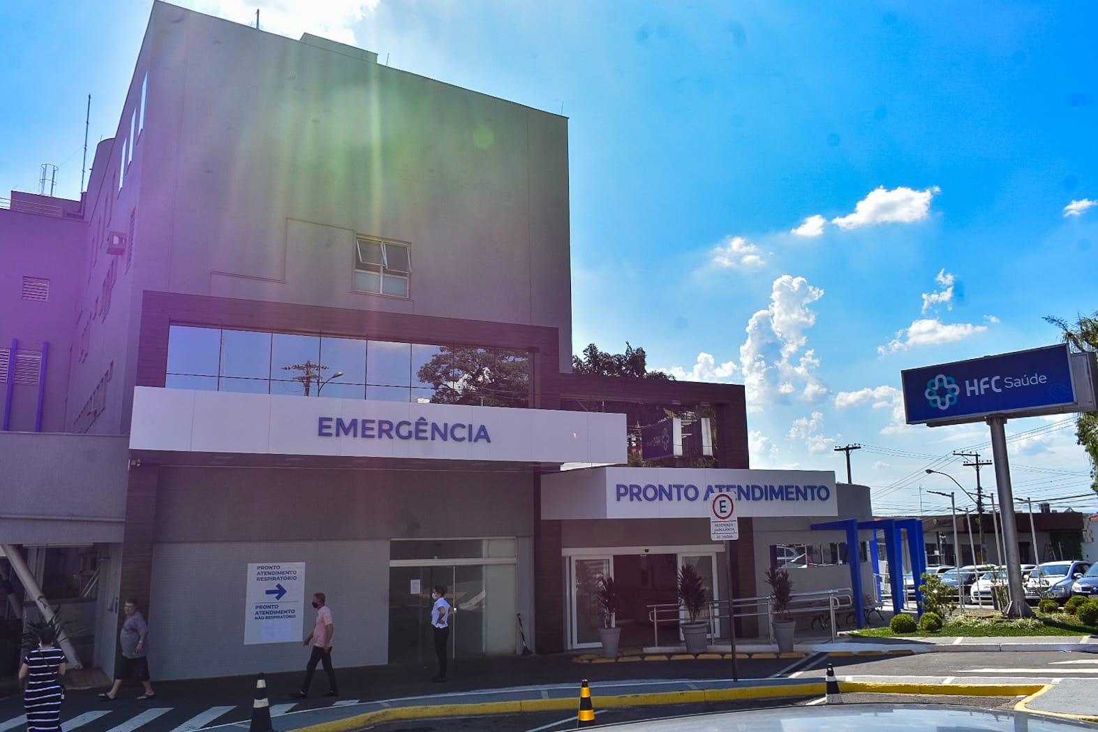 HFC pede ajuda para identificar homem atropelado por caminhão e levado à unidade em estado grave