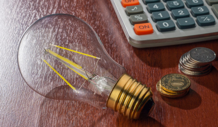 MUNDO: Mulher recebe conta de luz de R$ 12 bilhões após duas semanas de uso