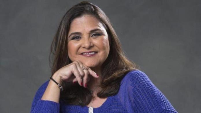 Em casa e ainda fazendo uso de oxigênio, atriz Elizangela confirma que não tomou vacina contra a Covid