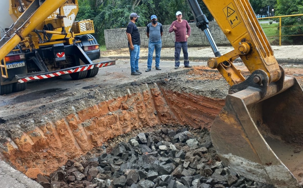 Avenida Jaime Pereira segue interditada totalmente e sem previsão de liberação