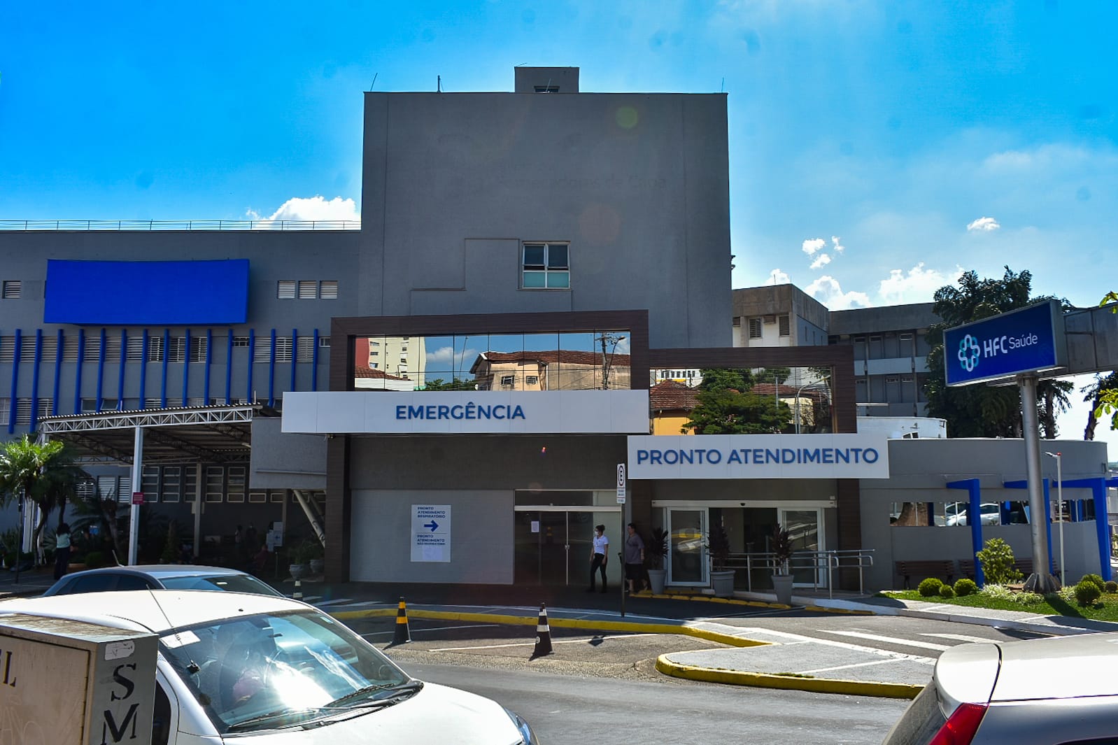 Pediatria do HFC Piracicaba ganha nova brinquedoteca com muitos livros de histórias