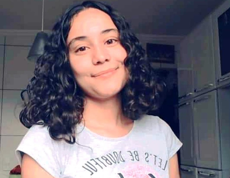 Menina de 14 anos é achada morta no mar em Guarujá (SP)